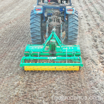 Plus de 100 ch de tracteur conduit au culte du tracteur